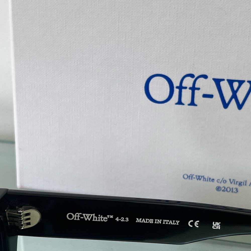 Off-White Manchester Sunglasses - Picture 6 of 14